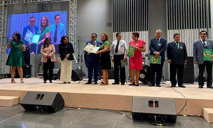 1327 Maestros Cesantes de 2023 recibieron Diploma de Reconocimiento